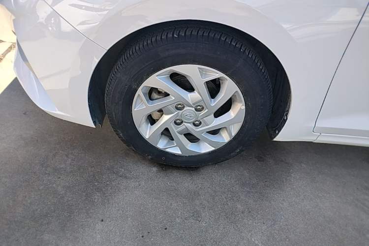 Used Hyundai Verna (new generation) 2020 1.4L Manual GLS Cool Edition Left Front Wheel Hub