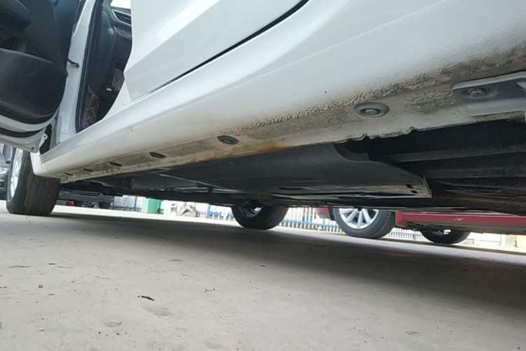 Used Hyundai Verna (new generation) 2020 1.4L CVT TOP Elite Edition Left Side Sill