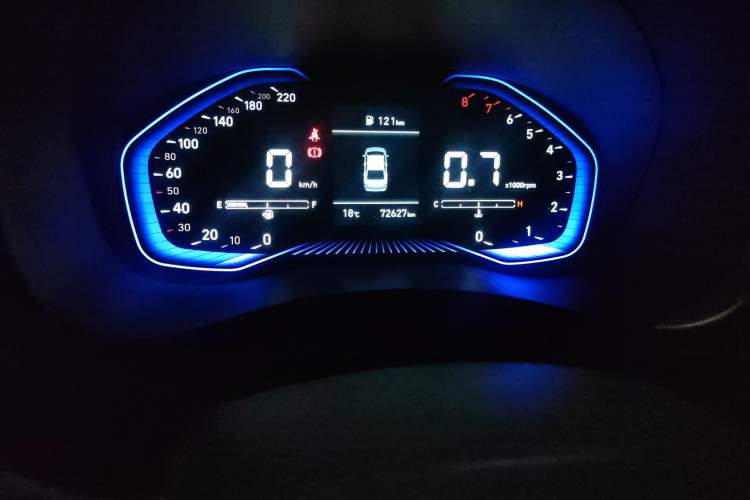 Used Hyundai Verna (new generation) 2020 1.4L Manual GLS Cool Edition Odometer Close Up