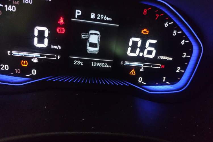 Used Hyundai Verna (new generation) 2020 1.4L CVT GLS Cool Edition Odometer Close Up