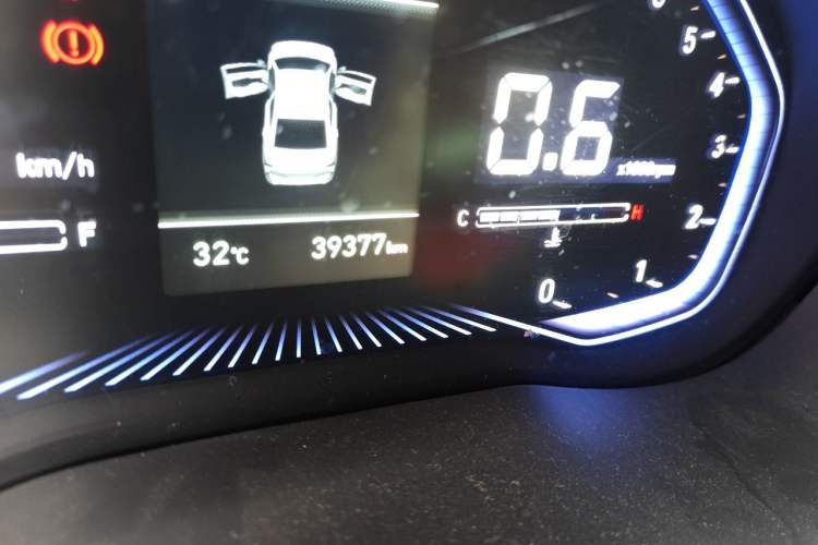 Used Hyundai Verna (new generation) 2020 1.4L CVT GLS Cool Edition Odometer Close Up