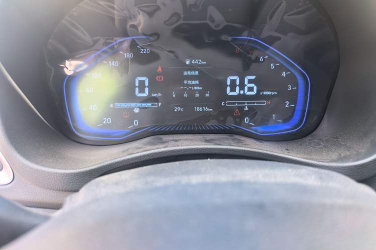 Used Hyundai Verna (new generation) 2020 1.4L Manual GLS Cool Edition Odometer Close Up