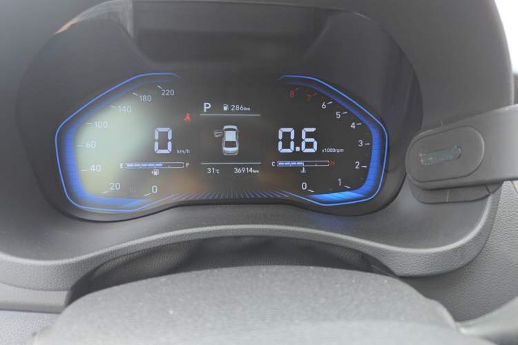 Used Hyundai Verna (new generation) 2020 1.4L CVT GLS Cool Edition Odometer Close Up