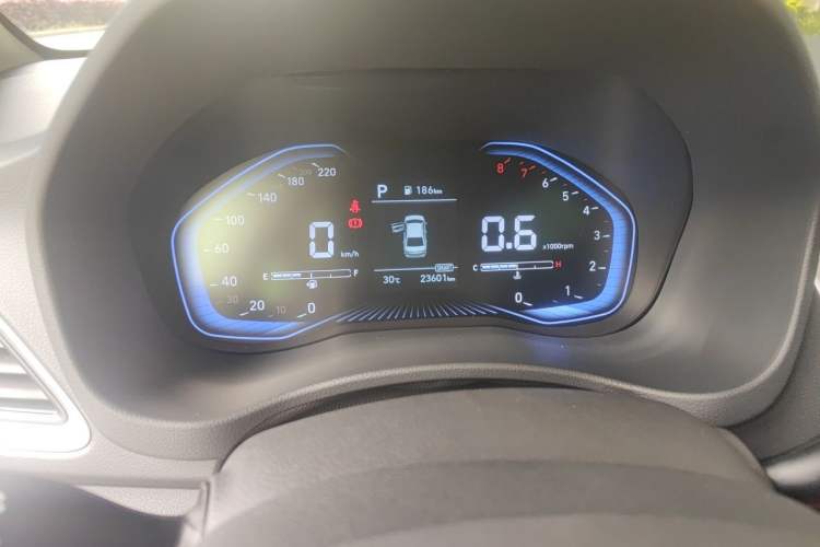 Used Hyundai Verna (new generation) 2020 1.4L CVT GLS Cool Edition Odometer Close Up