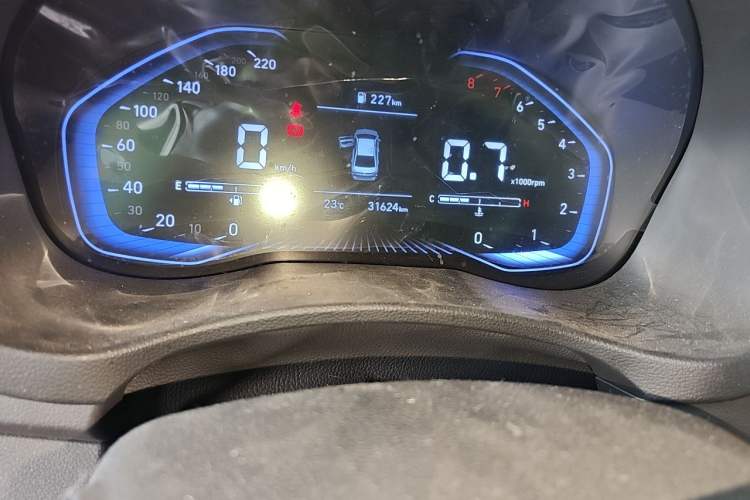 Used Hyundai Verna (new generation) 2020 1.4L Manual GLS Cool Edition Odometer Close Up