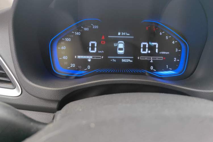 Used Hyundai Verna (new generation) 2020 1.4L Manual GLS Cool Edition Odometer Close Up