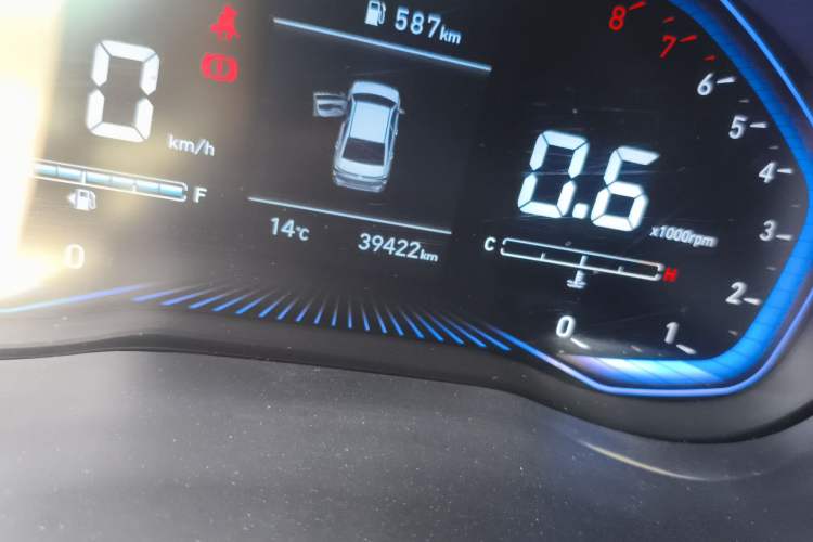 Used Hyundai Verna (new generation) 2020 1.4L Manual GLS Cool Edition Odometer Close Up