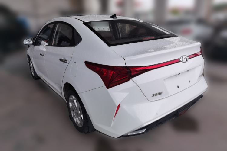 Used Hyundai Verna (new generation) 2020 1.4L CVT GLS Cool Edition Rear Left 45 Deg