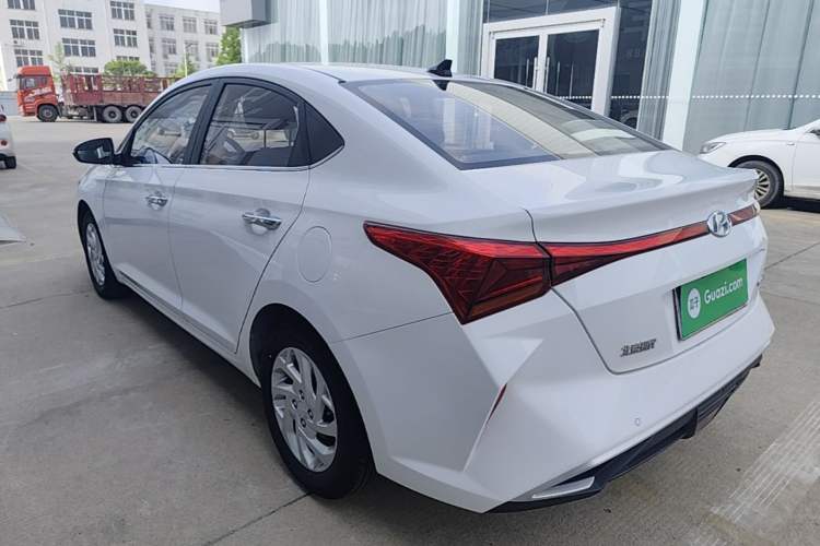 Used Hyundai Verna (new generation) 2020 1.4L Manual GLS Cool Edition Rear Left 45 Deg