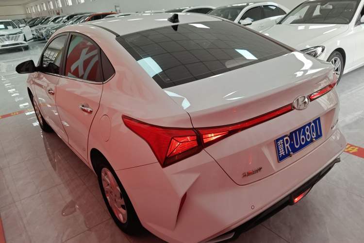 Used Hyundai Verna (new generation) 2020 1.4L CVT GLS Cool Edition Rear Left 45 Deg