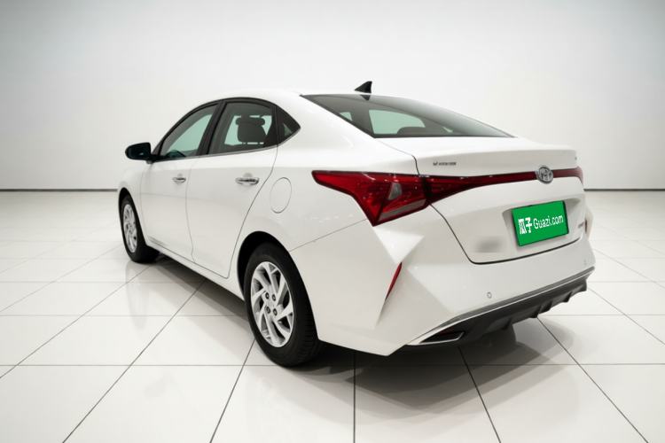 Used Hyundai Verna (new generation) 2020 1.4L CVT GLS Cool Edition Rear Left 45 Deg