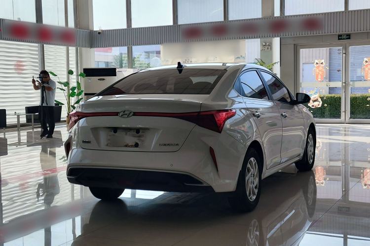 Used Hyundai Verna (new generation) 2020 1.4L Manual GLS Cool Edition Rear Right 45 Deg
