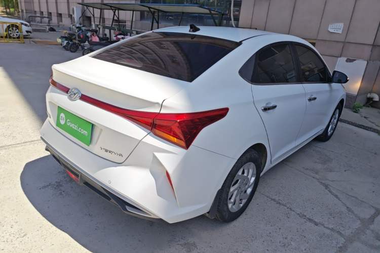Used Hyundai Verna (new generation) 2020 1.4L Manual GLS Cool Edition Rear Right 45 Deg