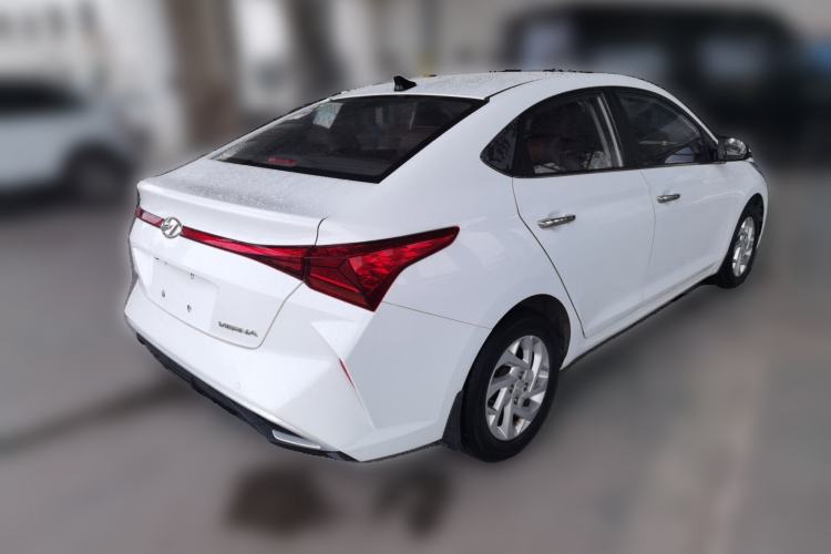 Used Hyundai Verna (new generation) 2020 1.4L CVT GLS Cool Edition Rear Right 45 Deg