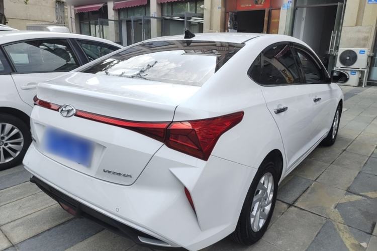Used Hyundai Verna (new generation) 2020 1.4L CVT GLS Cool Edition Rear Right 45 Deg