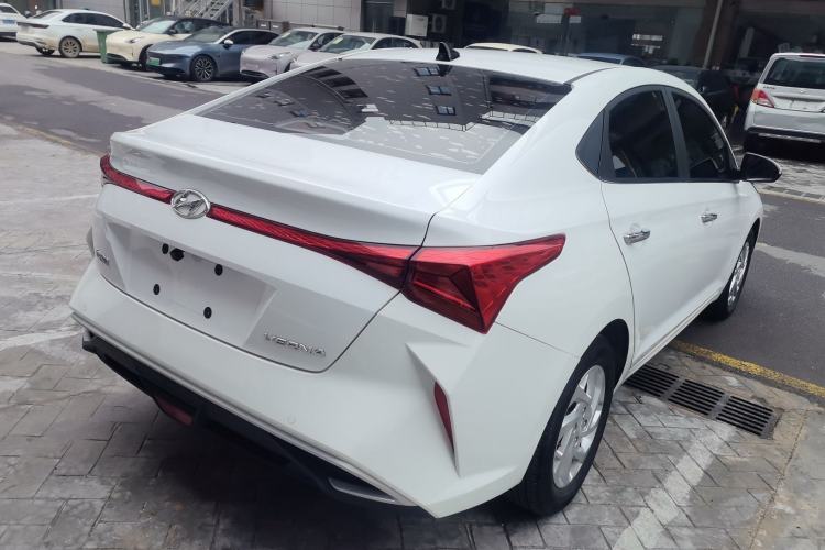 Used Hyundai Verna (new generation) 2020 1.4L CVT GLS Cool Edition Rear Right 45 Deg
