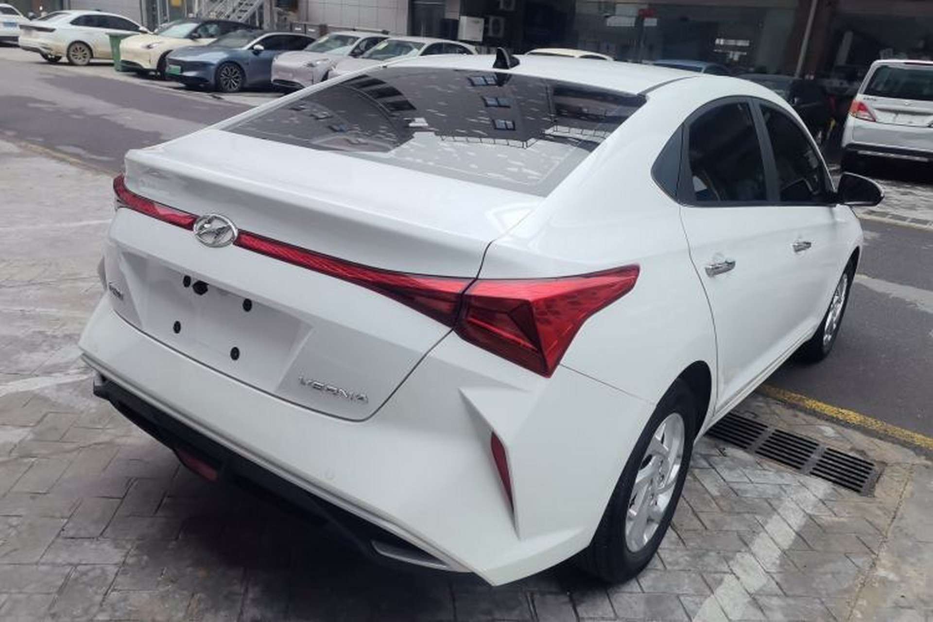 Used Hyundai Verna (new generation) 2020 1.4L CVT GLS Cool Edition Rear Right 45 Deg