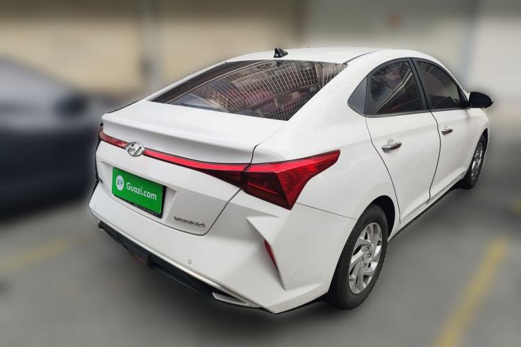Used Hyundai Verna (new generation) 2020 1.4L CVT GLS Cool Edition Rear Right 45 Deg