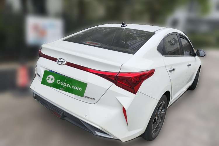 Used Hyundai Verna (new generation) 2020 1.4L CVT TOP Elite Edition Rear Right 45 Deg