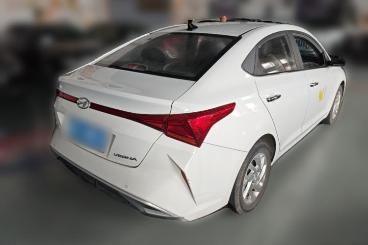 Used Hyundai Verna (new generation) 2020 1.4L Manual GLS Cool Edition Rear Right 45 Deg