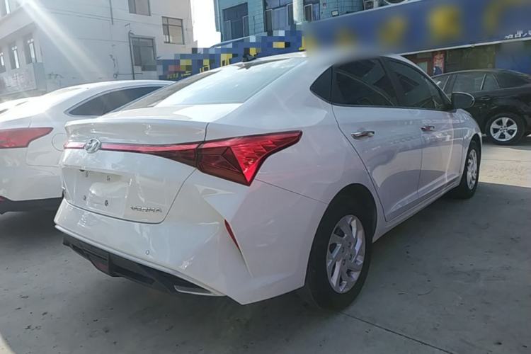 Used Hyundai Verna (new generation) 2020 1.4L CVT TOP Elite Edition Rear Right 45 Deg