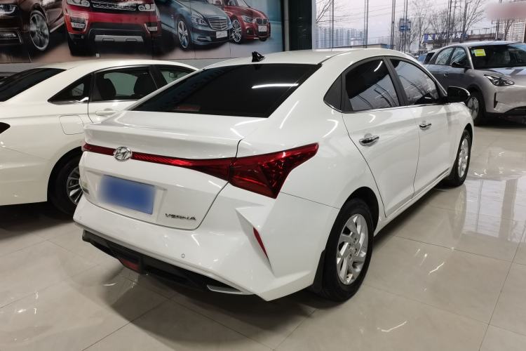 Used Hyundai Verna (new generation) 2020 1.4L CVT GLS Cool Edition Rear Right 45 Deg