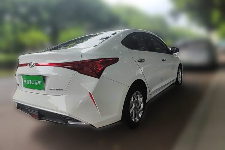 Used Hyundai Verna (new generation) 2020 1.4L CVT GLS Cool Edition Rear Right 45 Deg