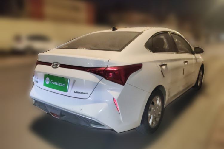 Used Hyundai Verna (new generation) 2020 1.4L Manual GLS Cool Edition Rear Right 45 Deg