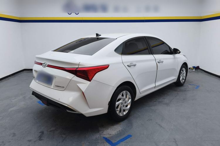 Used Hyundai Verna (new generation) 2020 1.4L Manual GLS Cool Edition Rear Right 45 Deg