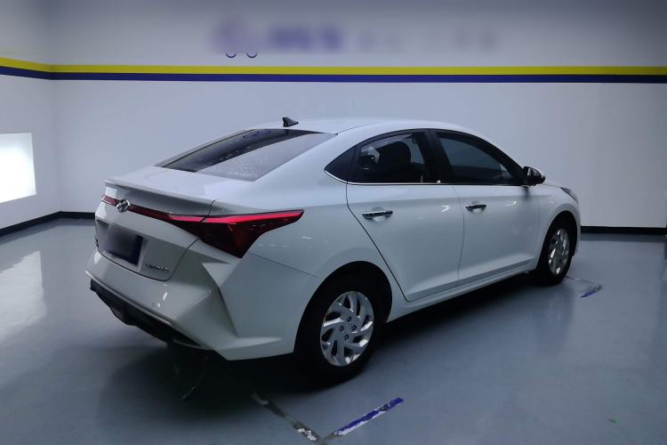 Used Hyundai Verna (new generation) 2020 1.4L CVT GLS Cool Edition Rear Right 45 Deg