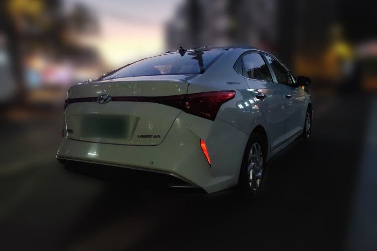 Used Hyundai Verna (new generation) 2020 1.4L CVT GLS Cool Edition Rear Right 45 Deg
