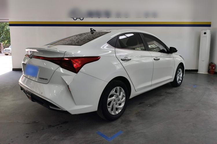Used Hyundai Verna (new generation) 2020 1.4L CVT GLS Cool Edition Rear Right 45 Deg