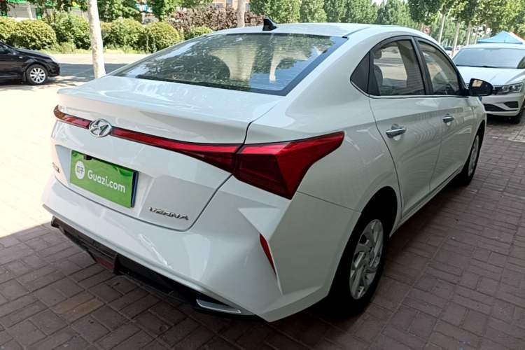 Used Hyundai Verna (new generation) 2020 1.4L CVT GLS Cool Edition Rear Right 45 Deg