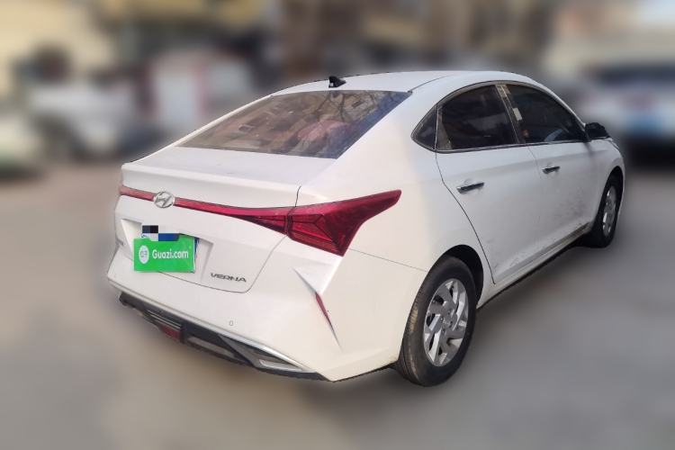 Used Hyundai Verna (new generation) 2020 1.4L CVT GLS Cool Edition Rear Right 45 Deg