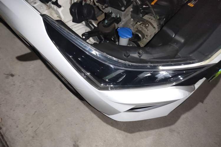 Used Hyundai Verna (new generation) 2020 1.4L Manual GLS Cool Edition Right Front Headlight