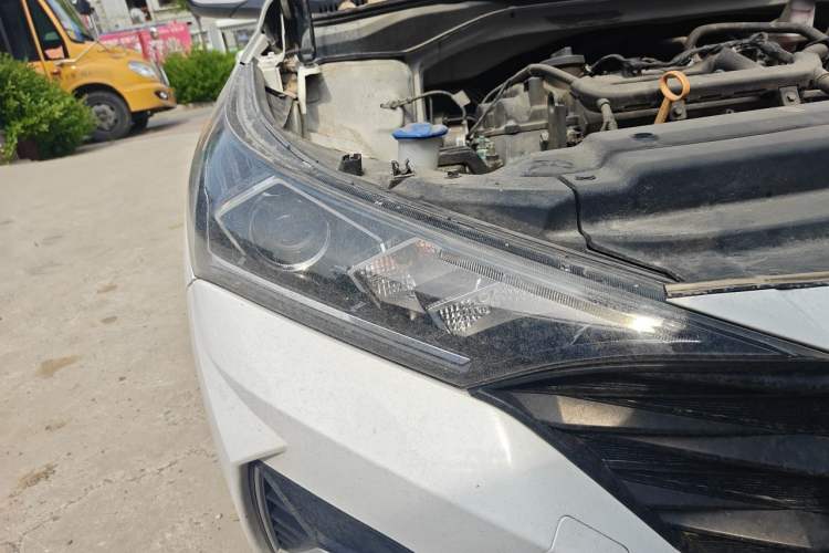Used Hyundai Verna (new generation) 2020 1.4L CVT GLS Cool Edition Right Front Headlight