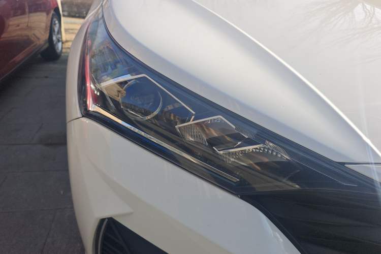 Used Hyundai Verna (new generation) 2020 1.4L CVT GLS Cool Edition Right Front Headlight
