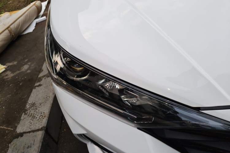 Used Hyundai Verna (new generation) 2020 1.4L Manual GLS Cool Edition Right Front Headlight