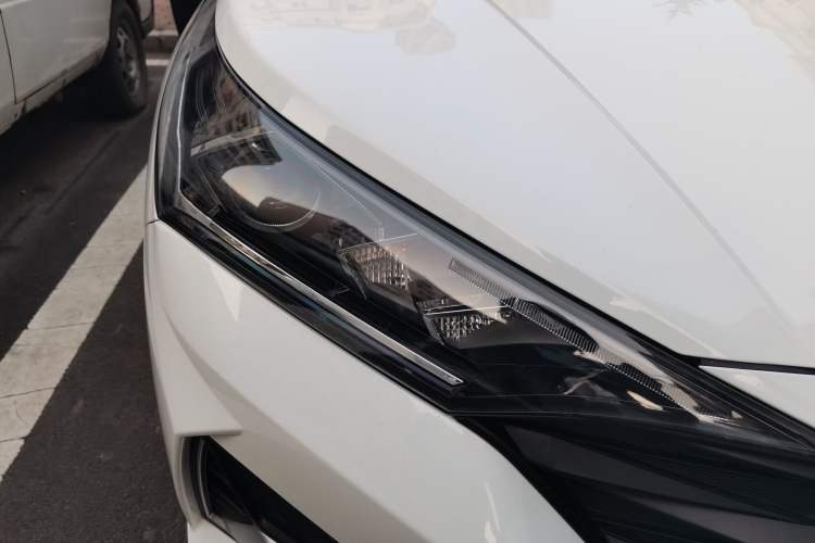 Used Hyundai Verna (new generation) 2020 1.4L Manual GLS Cool Edition Right Front Headlight