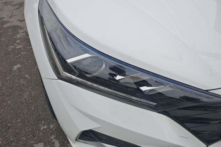 Used Hyundai Verna (new generation) 2020 1.4L CVT GLS Cool Edition Right Front Headlight