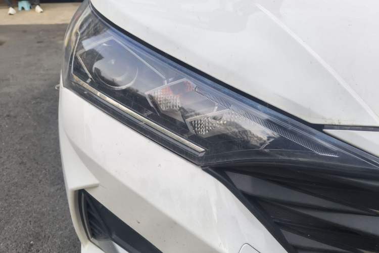Used Hyundai Verna (new generation) 2020 1.4L Manual GLS Cool Edition Right Front Headlight