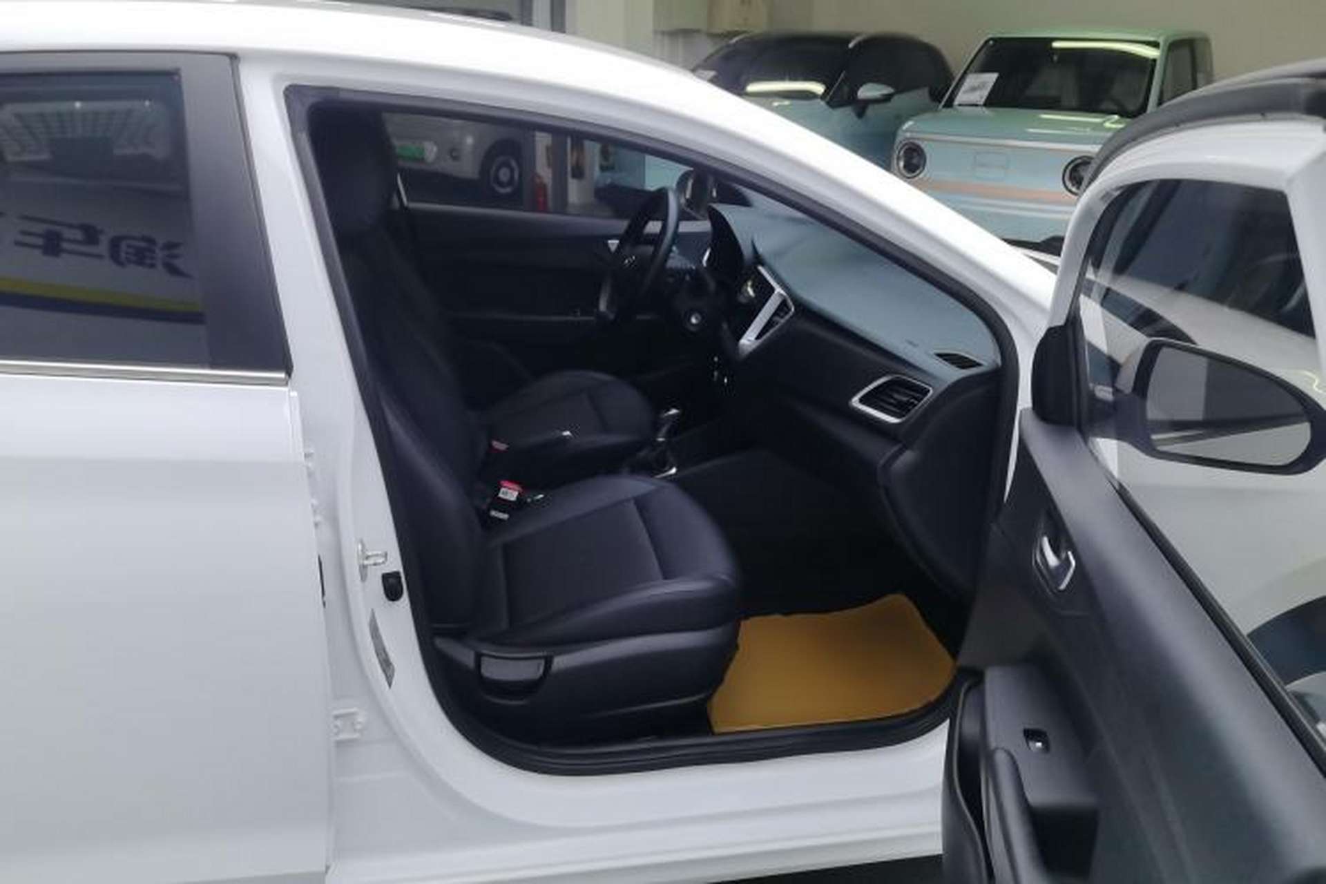 Used Hyundai Verna (new generation) 2020 1.4L CVT GLS Cool Edition Right Front Seat