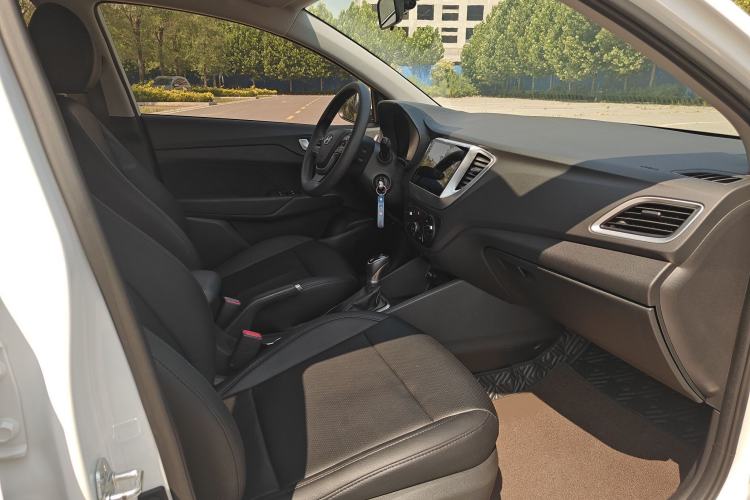 Used Hyundai Verna (new generation) 2020 1.4L CVT GLS Cool Edition Right Front Seat