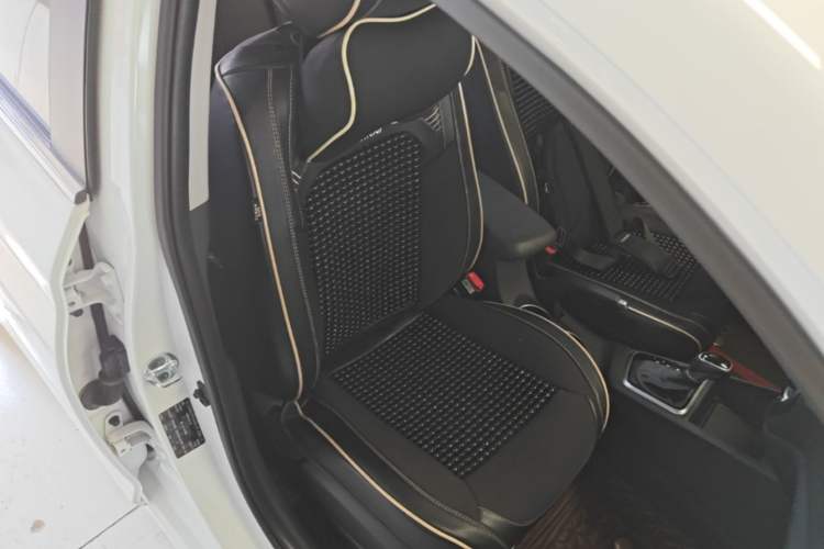 Used Hyundai Verna (new generation) 2020 1.4L CVT GLS Cool Edition Right Front Seat