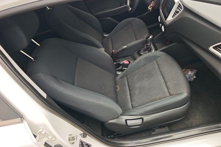 Used Hyundai Verna (new generation) 2020 1.4L CVT GLS Cool Edition Right Front Seat