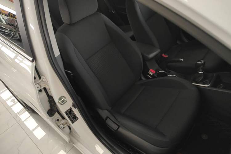 Used Hyundai Verna (new generation) 2020 1.4L Manual GLS Cool Edition Right Front Seat