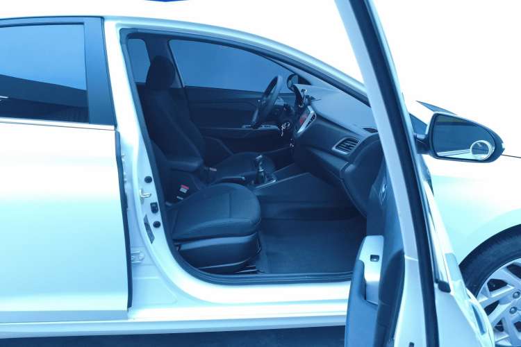 Used Hyundai Verna (new generation) 2020 1.4L Manual GLS Cool Edition Right Front Seat