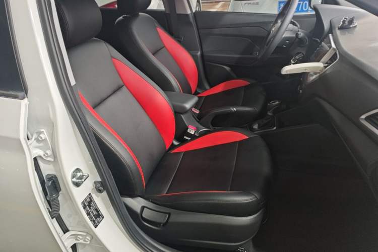 Used Hyundai Verna (new generation) 2020 1.4L CVT GLS Cool Edition Right Front Seat