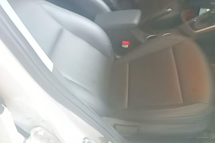 Used Hyundai Verna (new generation) 2020 1.4L CVT TOP Elite Edition Right Front Seat