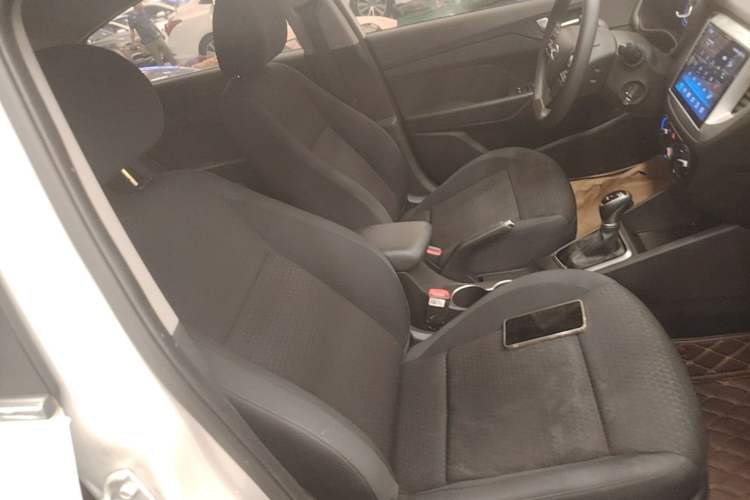 Used Hyundai Verna (new generation) 2020 1.4L CVT GLS Cool Edition Right Front Seat